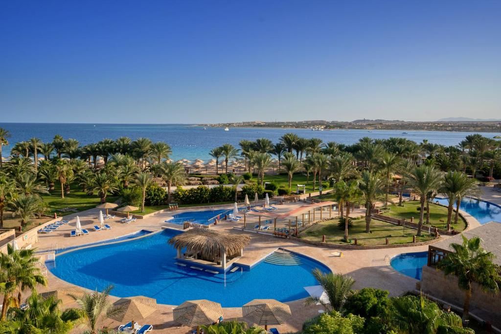 Check-in at Fort Arabesque Resort